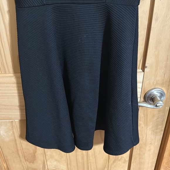 Forever 21 Black Short Sleeve Dress - Picture 3 of 6